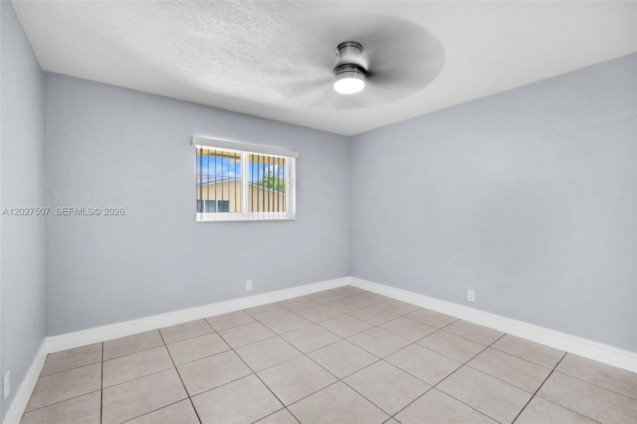 357 Phippen Waiters Rd , Unit 1-2, Dania Beach, FL 33004 Photo