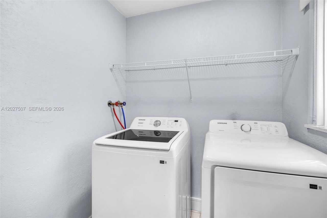 357 Phippen Waiters Rd , Unit 1-2, Dania Beach, FL 33004 Photo