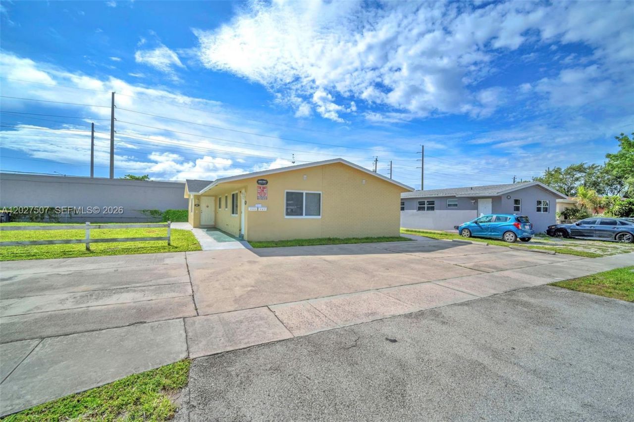 357 Phippen Waiters Rd , Unit 1-2, Dania Beach, FL 33004 Photo
