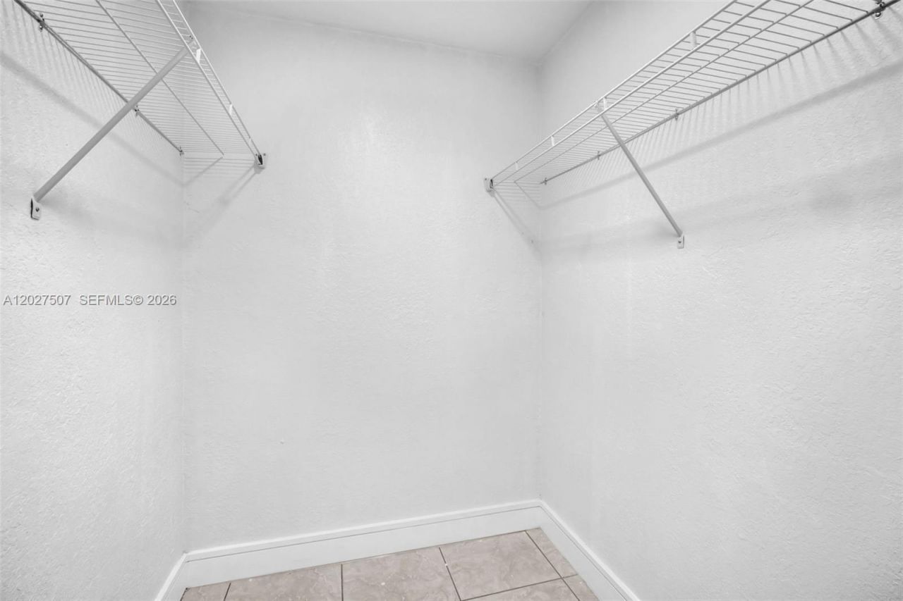 357 Phippen Waiters Rd , Unit 1-2, Dania Beach, FL 33004 Photo