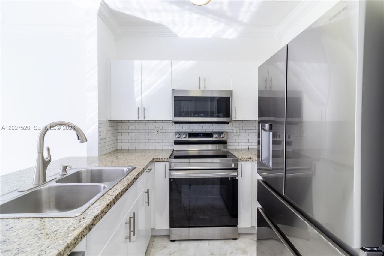 8360 NW 10th St , Unit 3C, Miami, FL 33126 Photo