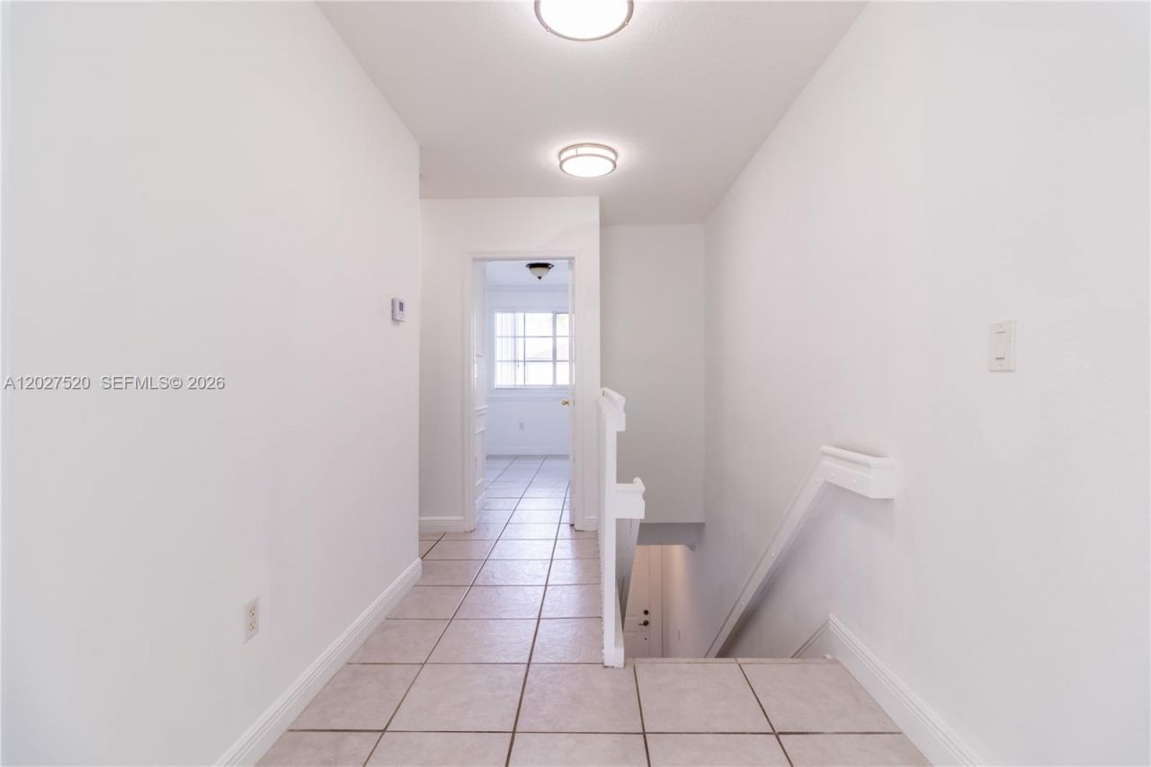 8360 NW 10th St , Unit 3C, Miami, FL 33126 Photo