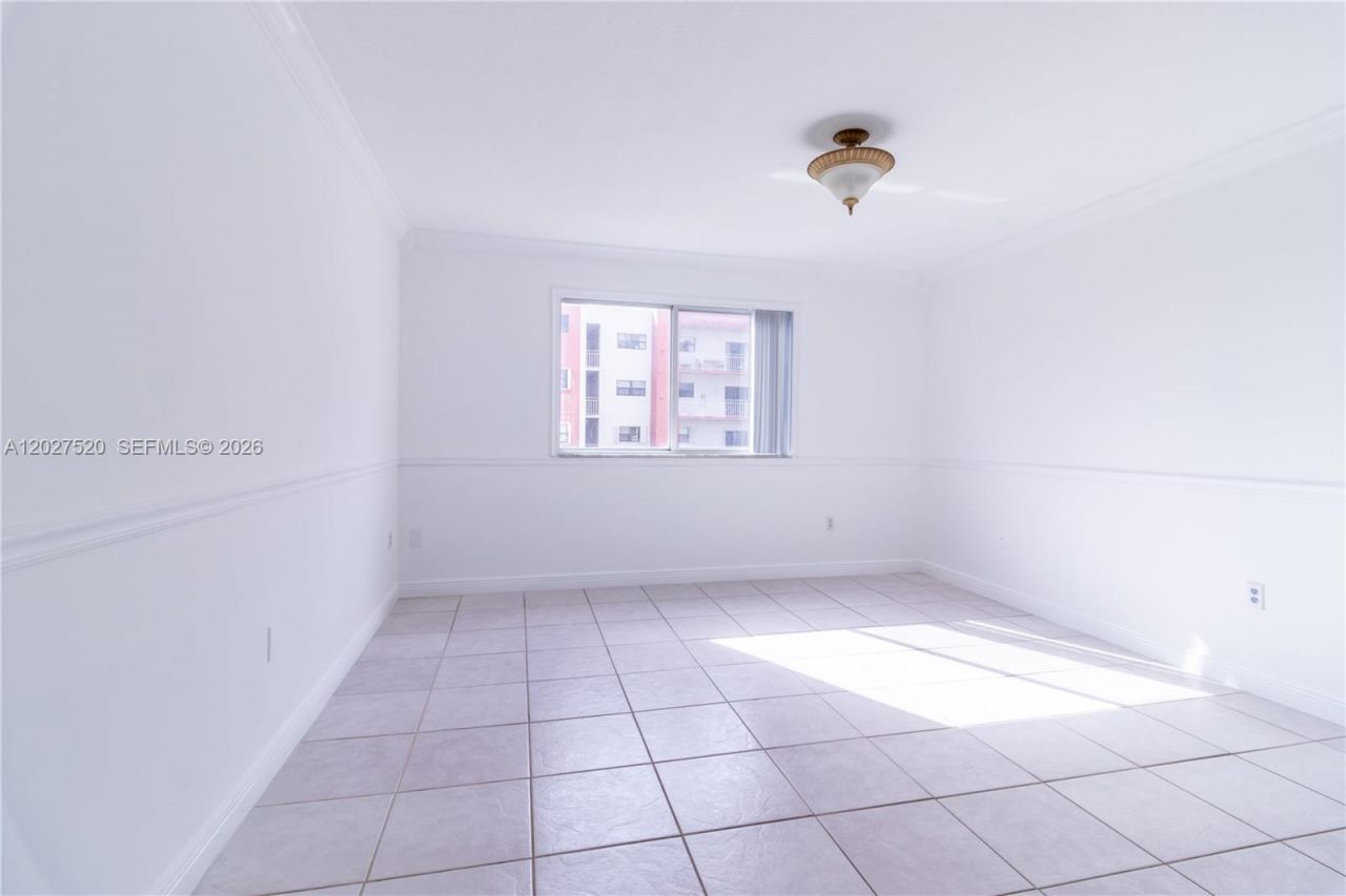 8360 NW 10th St , Unit 3C, Miami, FL 33126 Photo