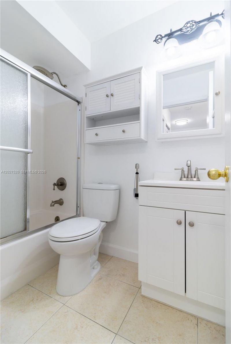 8360 NW 10th St , Unit 3C, Miami, FL 33126 Photo