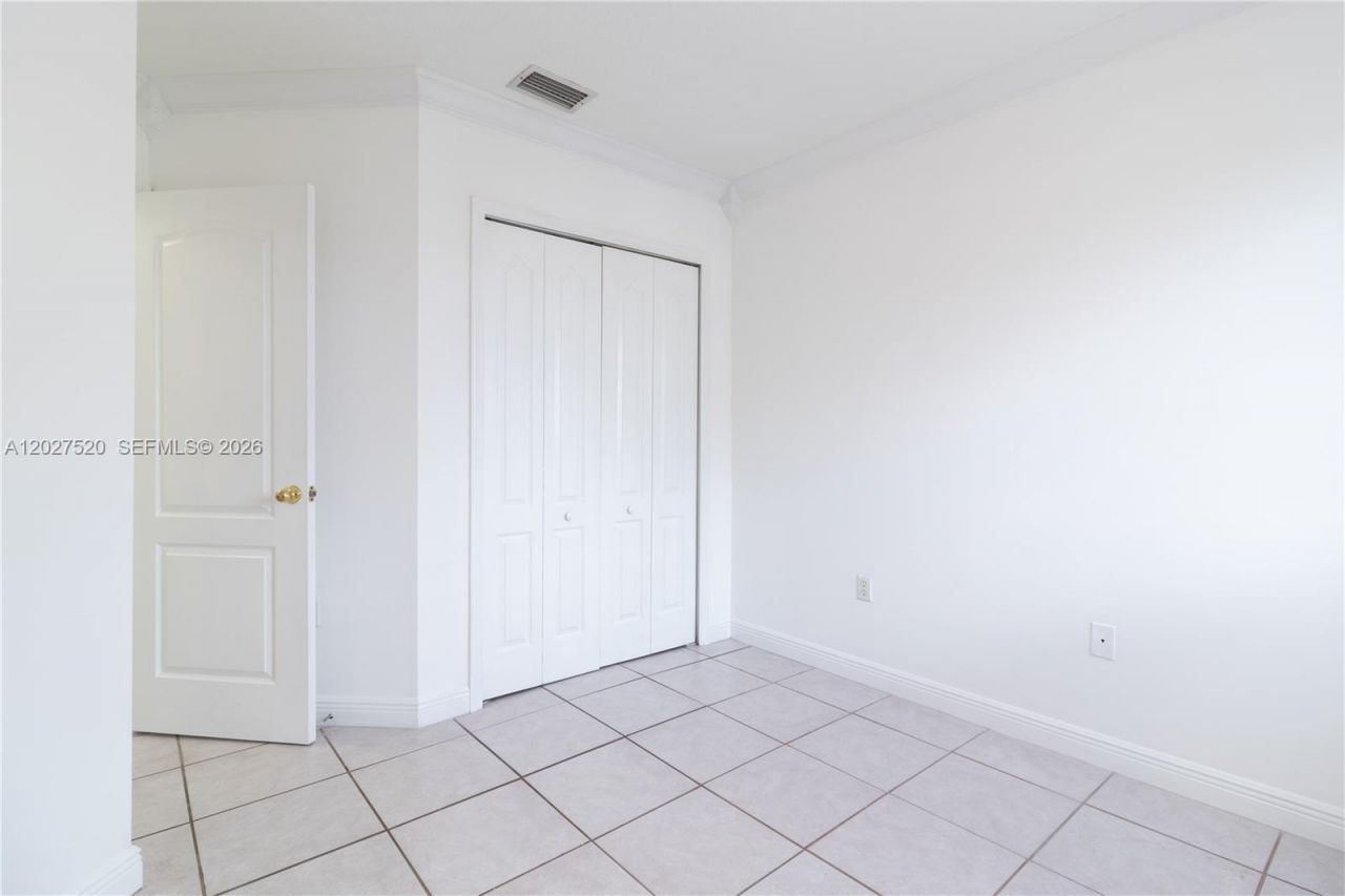 8360 NW 10th St , Unit 3C, Miami, FL 33126 Photo
