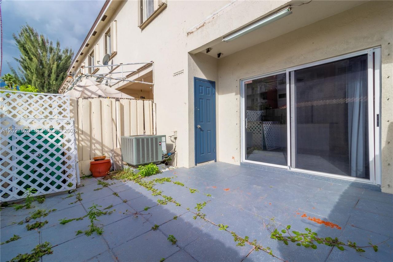 8360 NW 10th St , Unit 3C, Miami, FL 33126 Photo