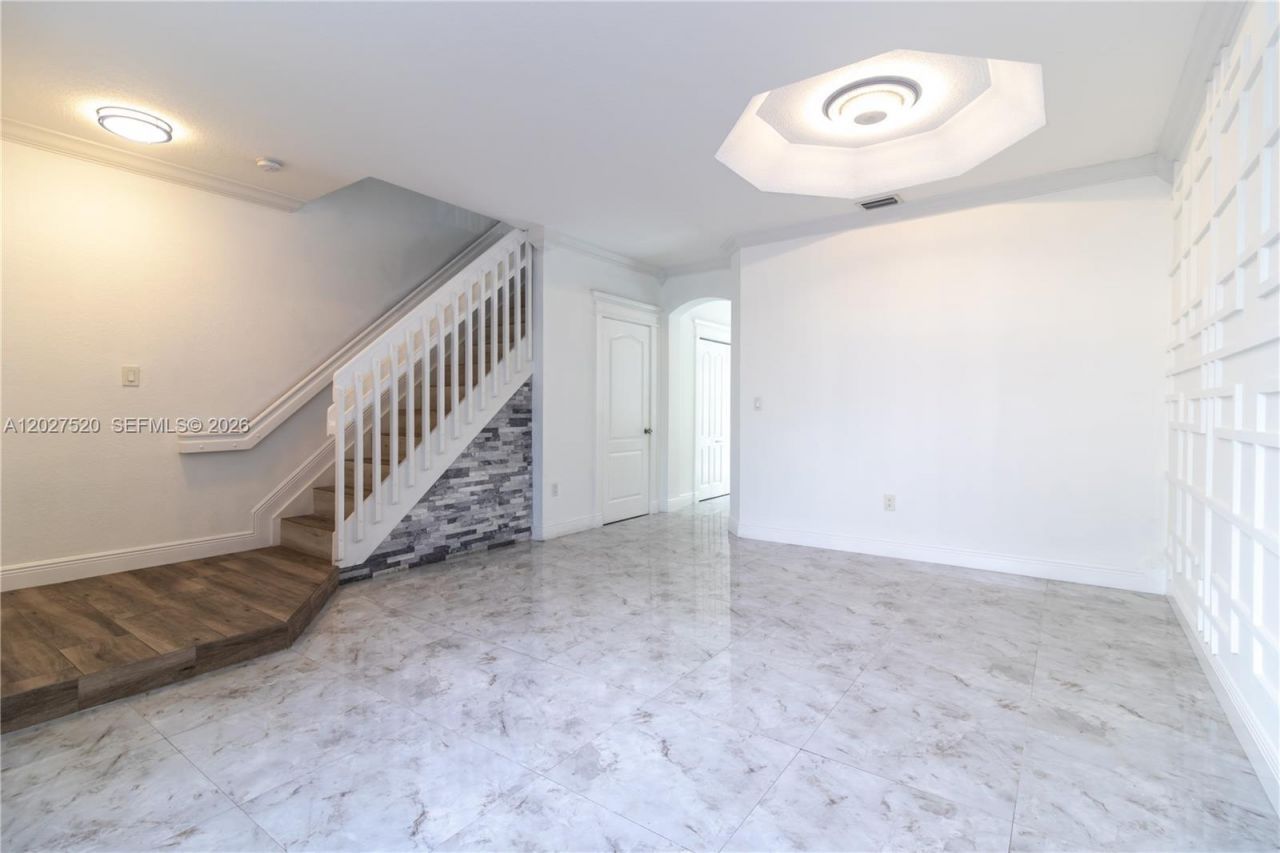 8360 NW 10th St , Unit 3C, Miami, FL 33126 Photo