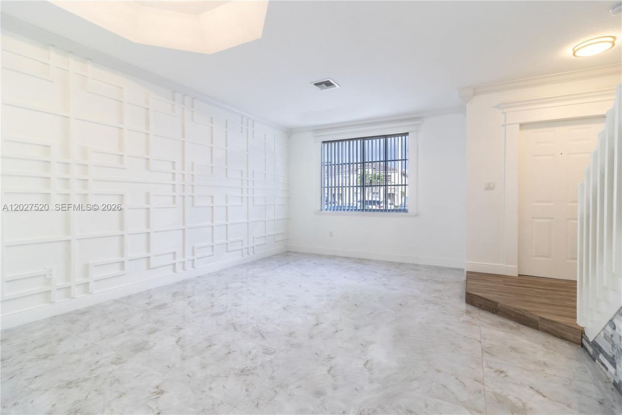 8360 NW 10th St , Unit 3C, Miami, FL 33126 Photo