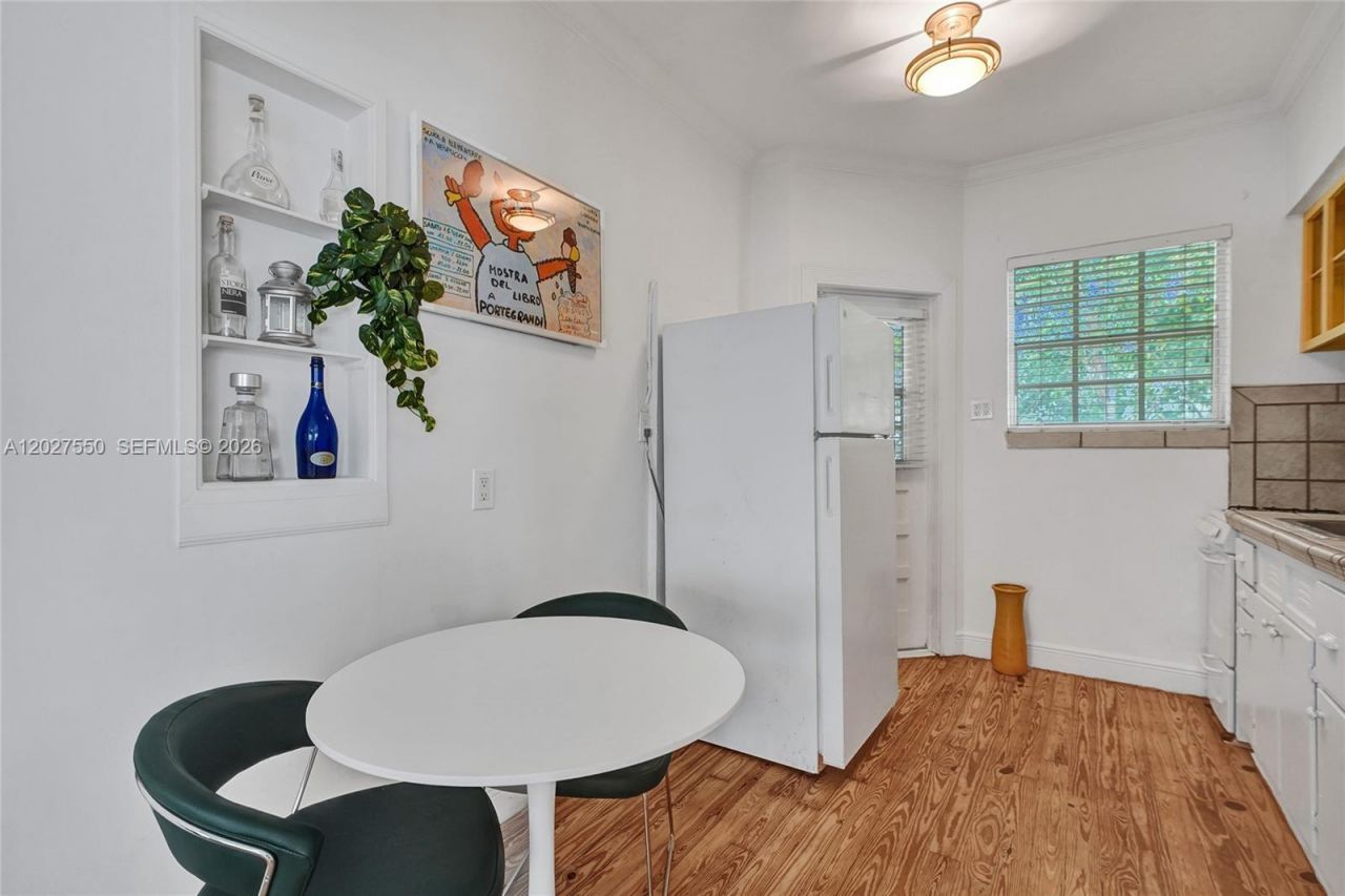 717 Espanola Way , Unit 204, Miami Beach, FL 33139 Photo
