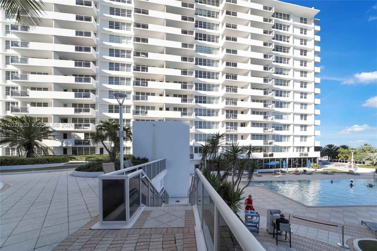 100 Lincoln Rd , Unit 533, Miami Beach, FL 33139 Photo