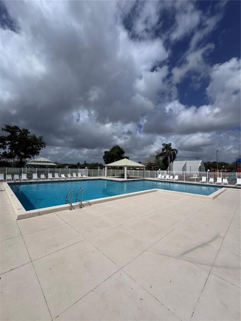1532 W Harmony Lake Cir , Davie, FL 33324 Photo