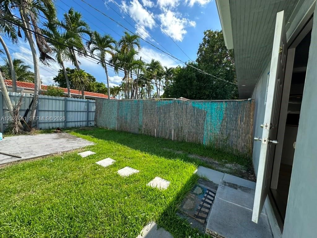 1090 W 60th St, Unit 1, Hialeah, FL 33012 Photo