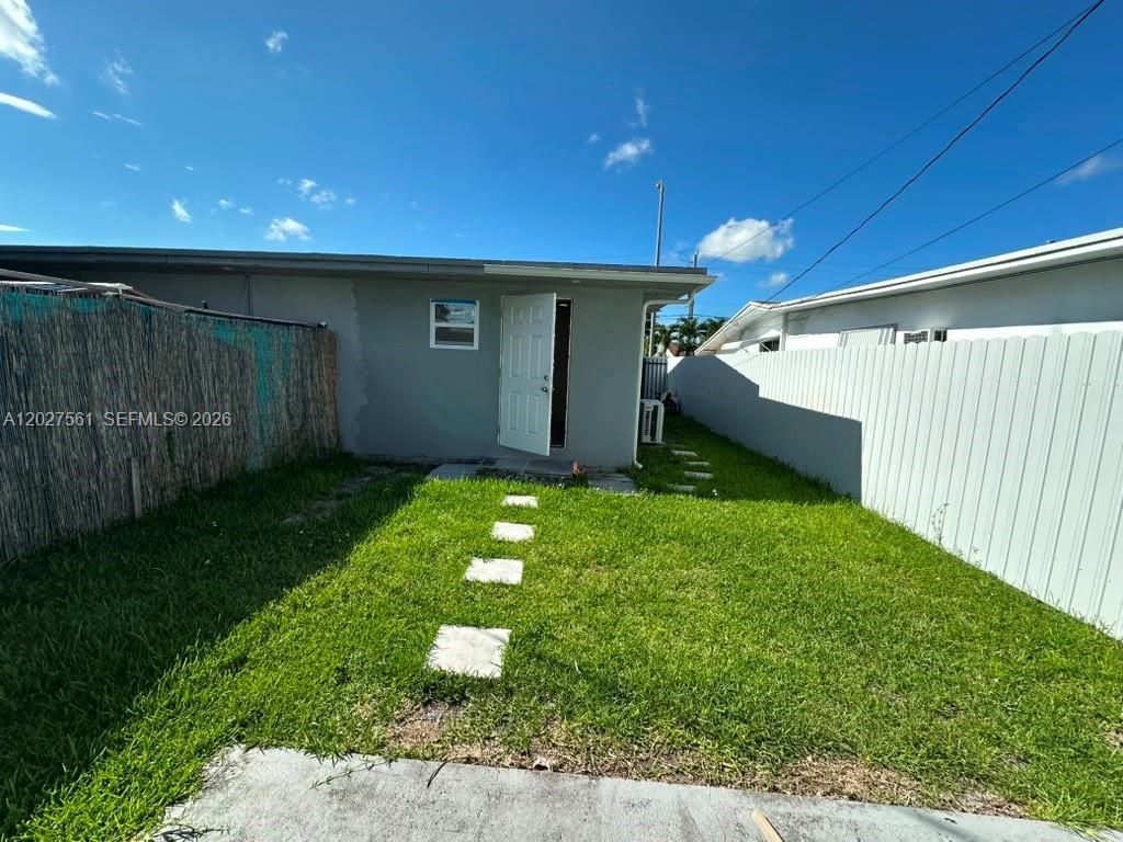 1090 W 60th St, Unit 1, Hialeah, FL 33012 Photo