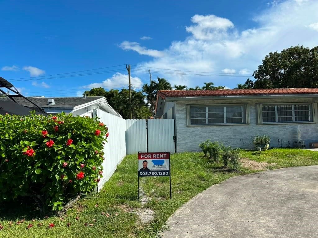1090 W 60th St, Unit 1, Hialeah, FL 33012 Photo