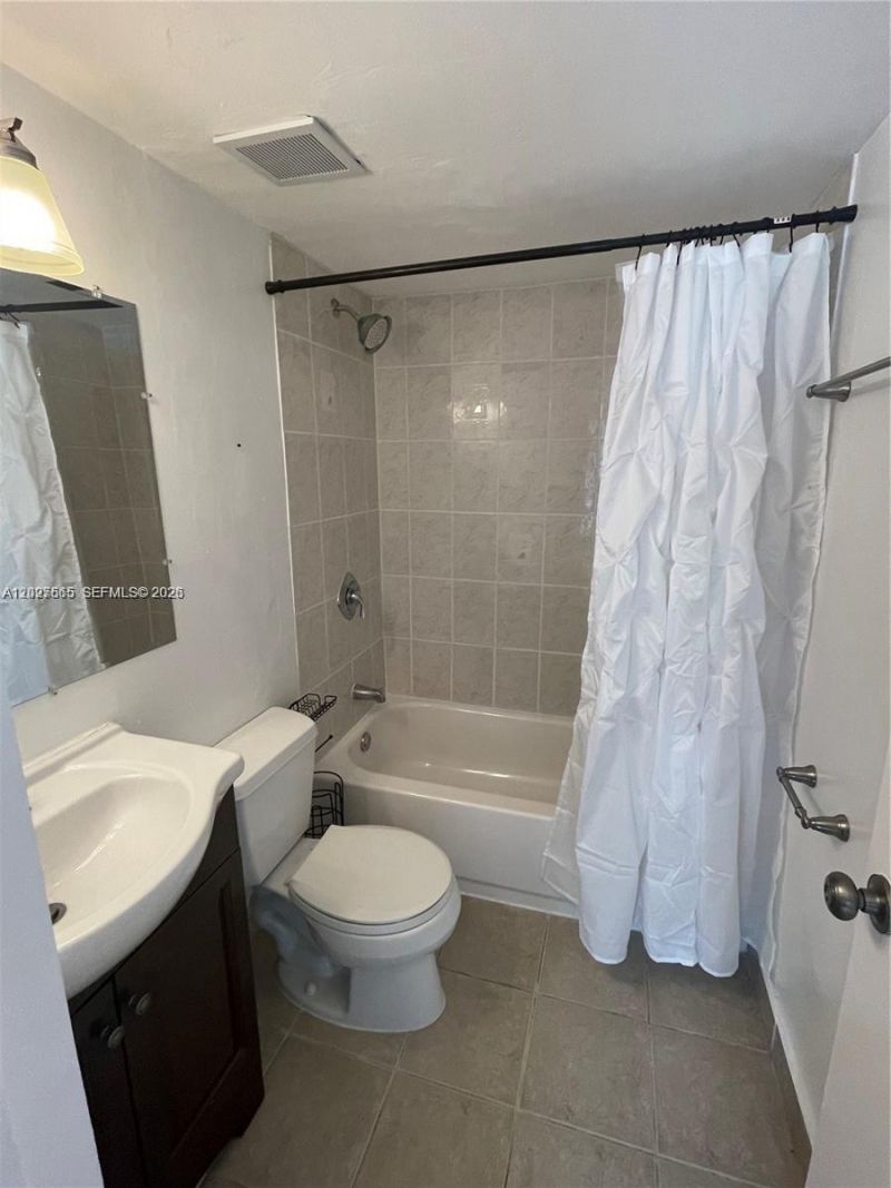 5199 NW 7th St , Unit 112, Miami, FL 33126 Photo