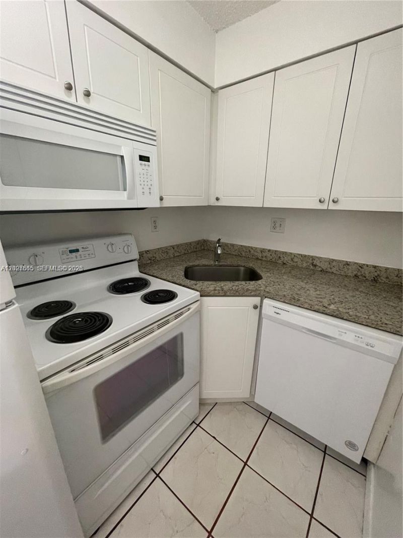 5199 NW 7th St , Unit 112, Miami, FL 33126 Photo