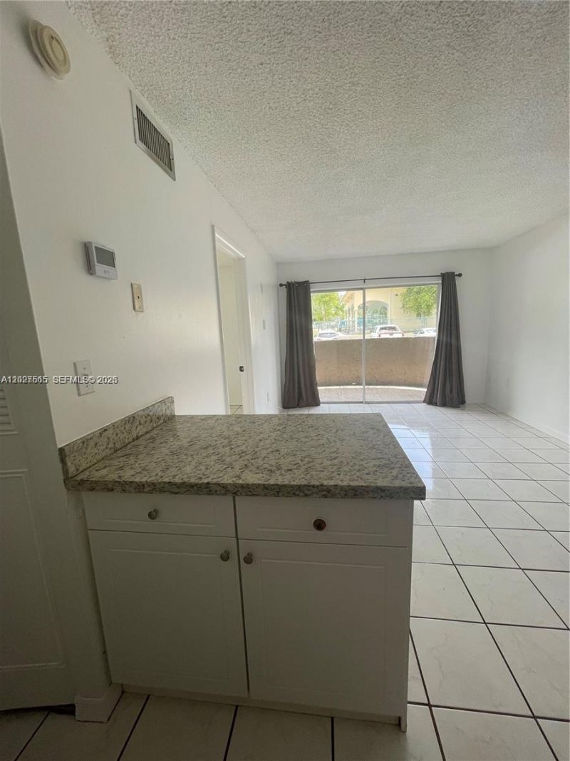 5199 NW 7th St , Unit 112, Miami, FL 33126 Photo