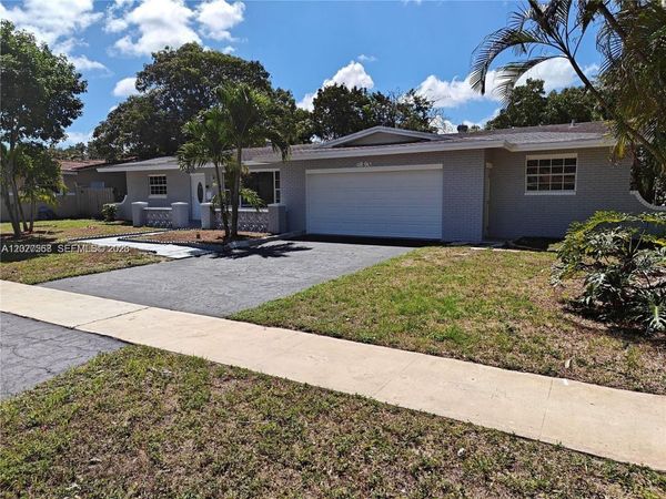 4890 NW 7th St, Unit 2, Plantation, FL 33317