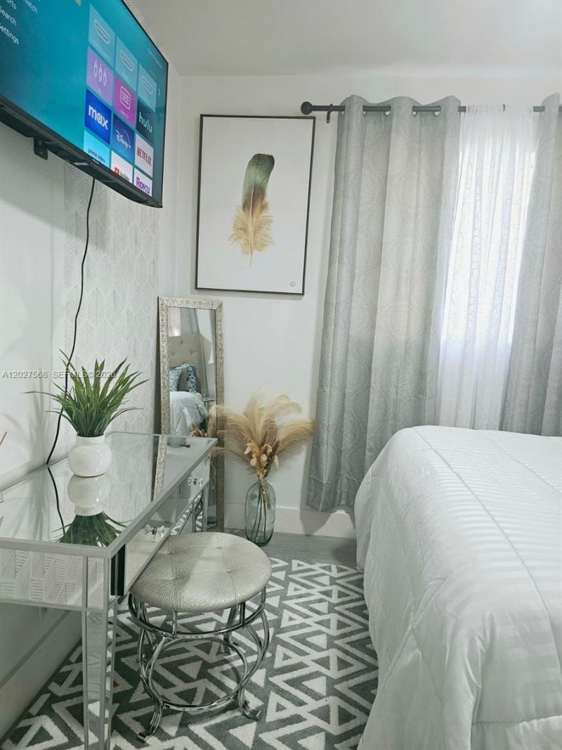 4890 NW 7th St, Unit 2, Plantation, FL 33317 Photo
