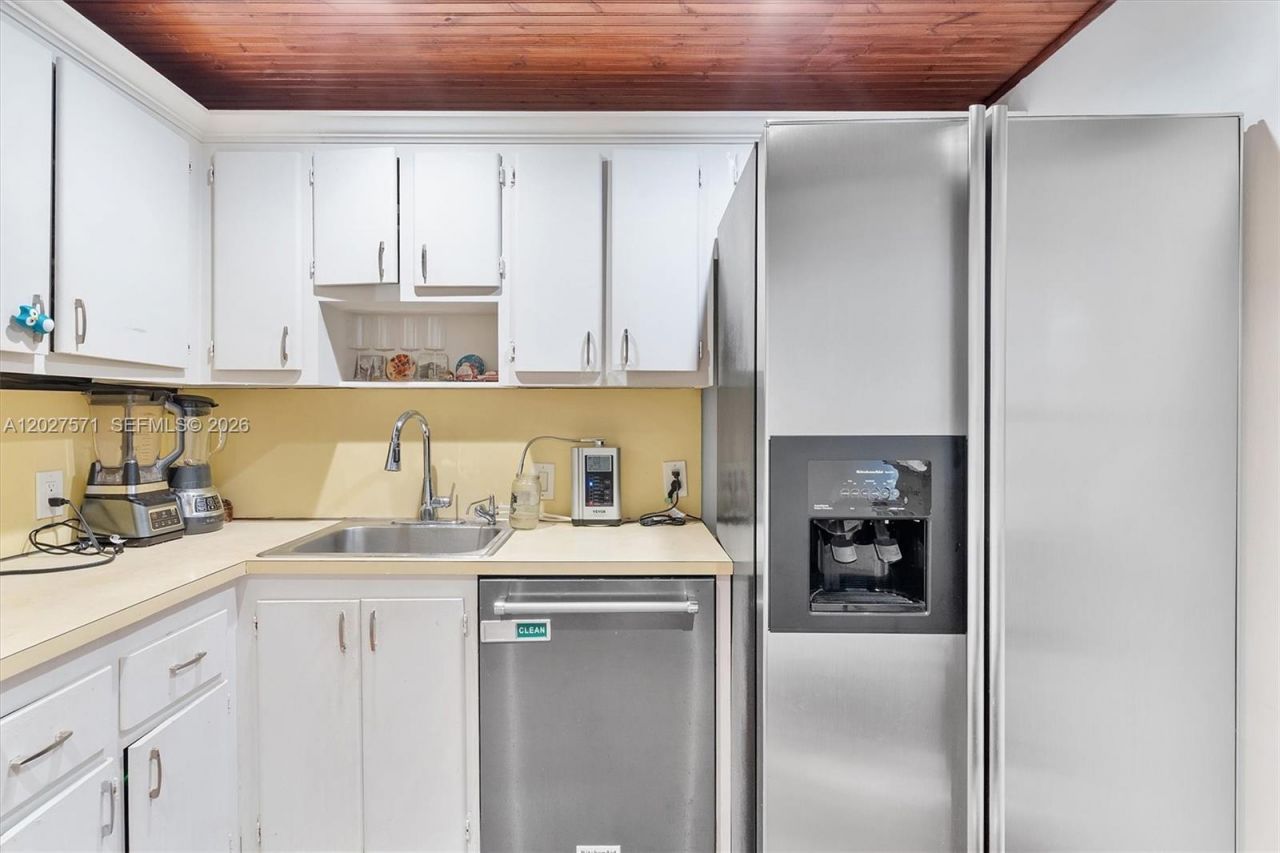 20400 W Country Club Dr , Unit 214, Aventura, FL 33180 Photo