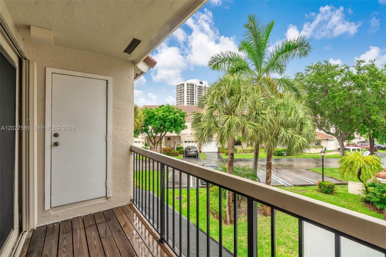 21160 Mainsail Cir , Unit H12, Aventura, FL 33180 Photo