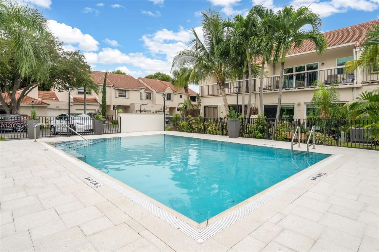 21160 Mainsail Cir , Unit H12, Aventura, FL 33180 Photo
