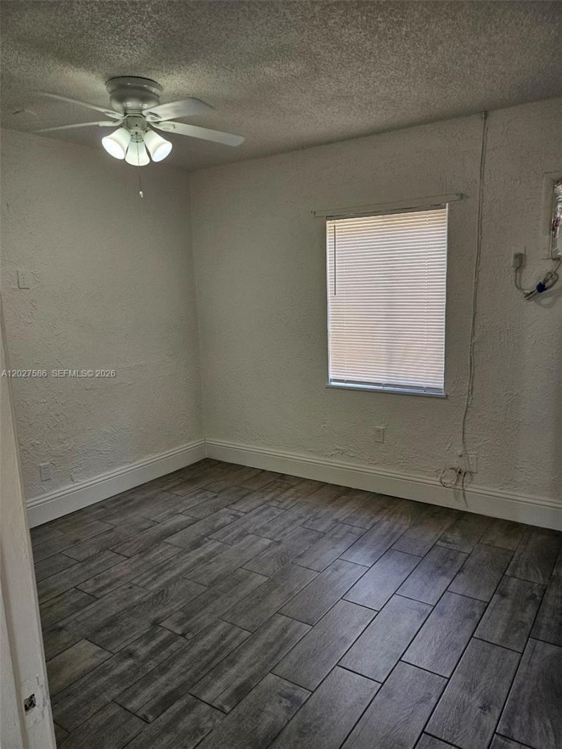 709 NE 4th Ct , Unit 2, Hallandale Beach, FL 33009 Photo