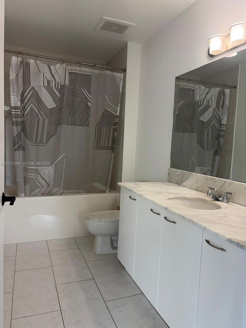 133 NE 2nd Ave, Unit 913, Miami, FL 33132 Photo