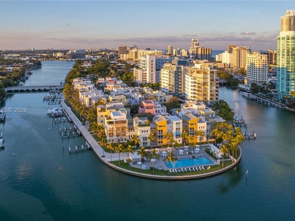 230 Water Way , Miami Beach, FL 33141