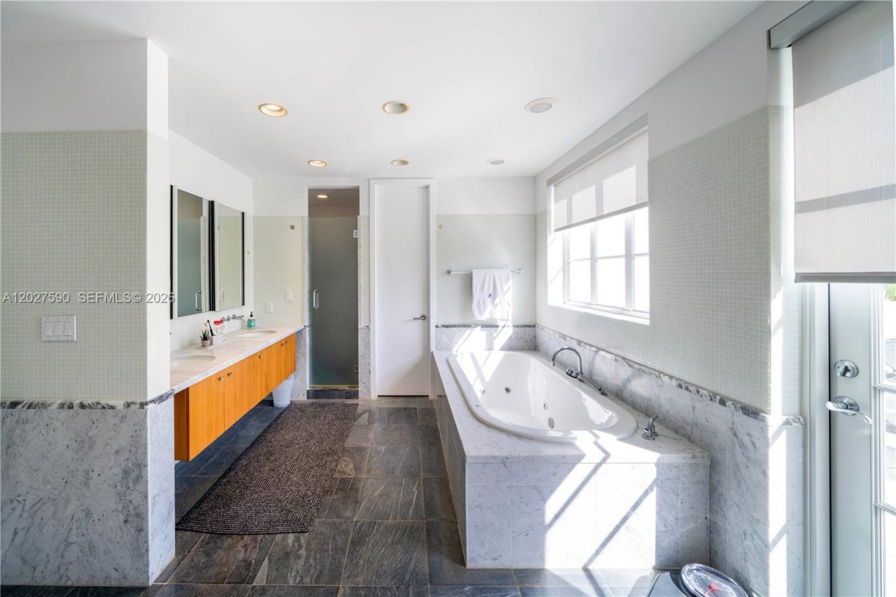 230 Water Way , Miami Beach, FL 33141 Photo