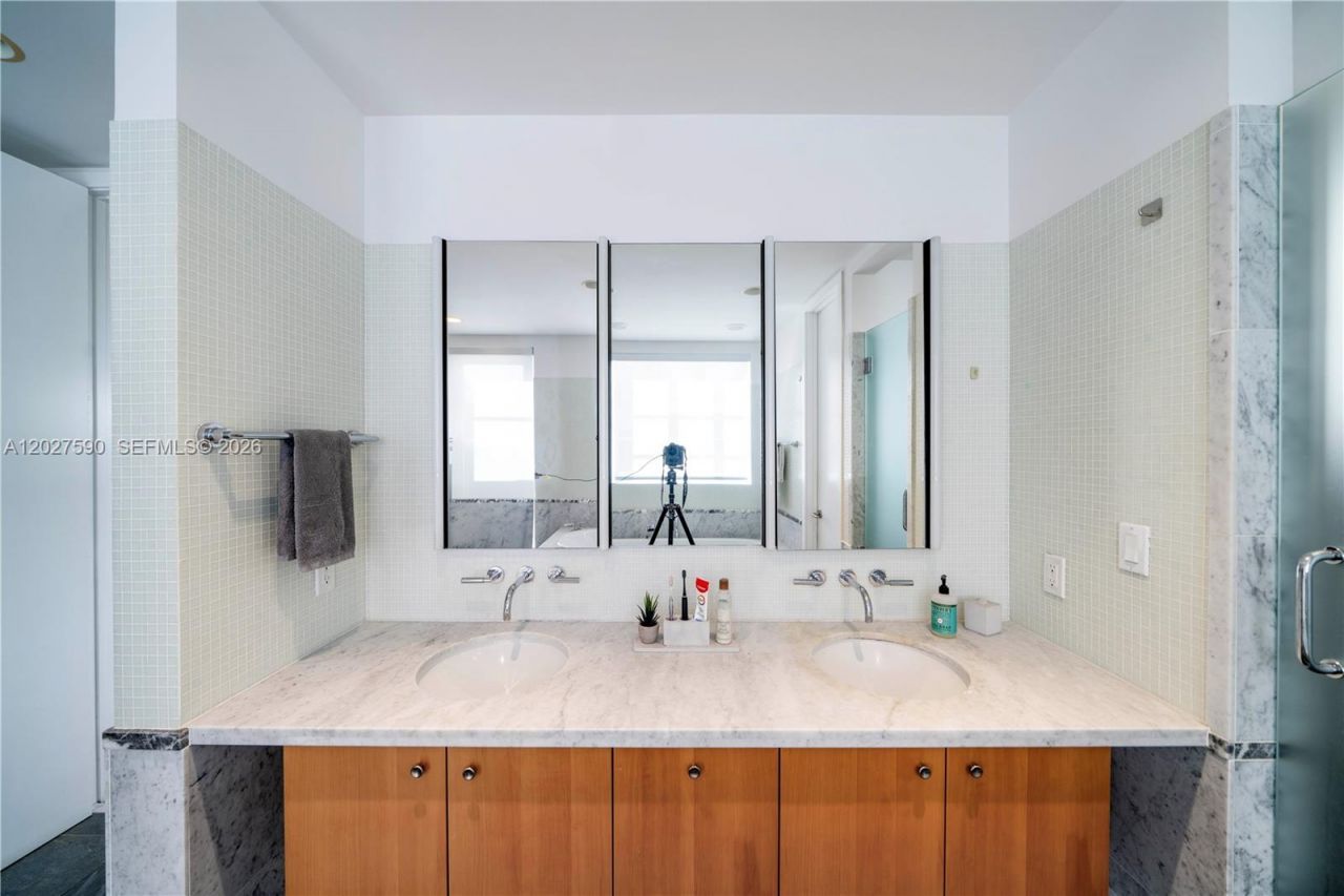 230 Water Way , Miami Beach, FL 33141 Photo