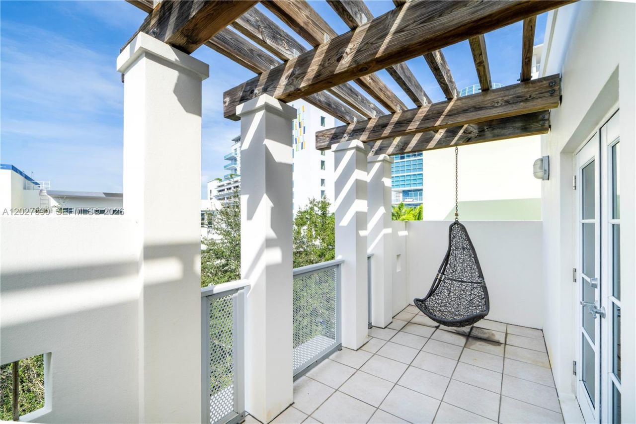 230 Water Way , Miami Beach, FL 33141 Photo