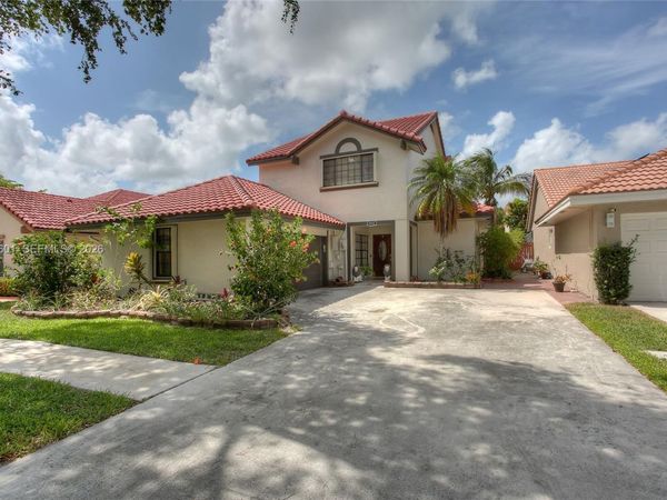 9521 NW 18th Mnr , Plantation, FL 33322