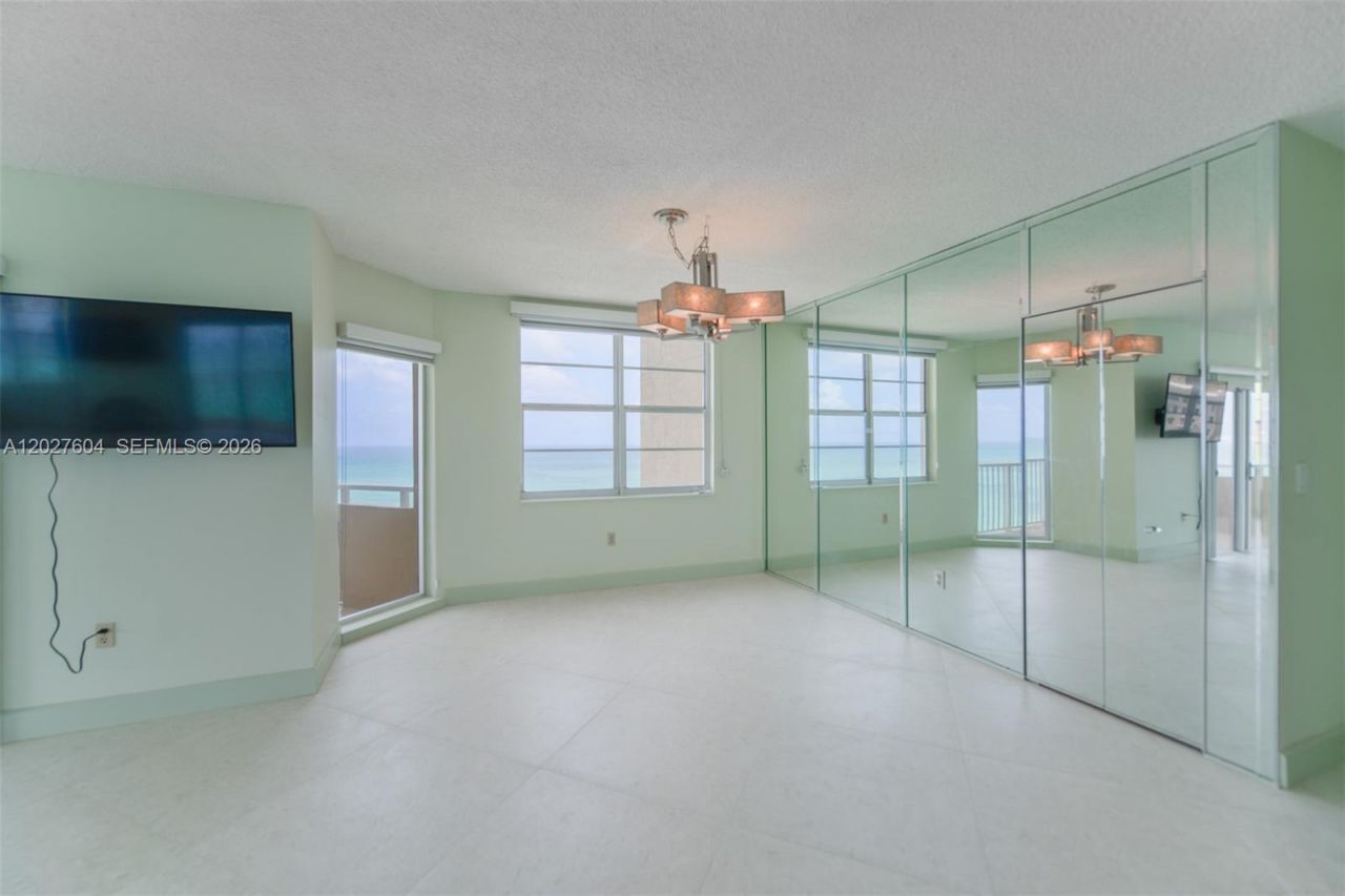 1950 S Ocean Dr, Unit 19P, Hallandale Beach, FL 33009 Photo