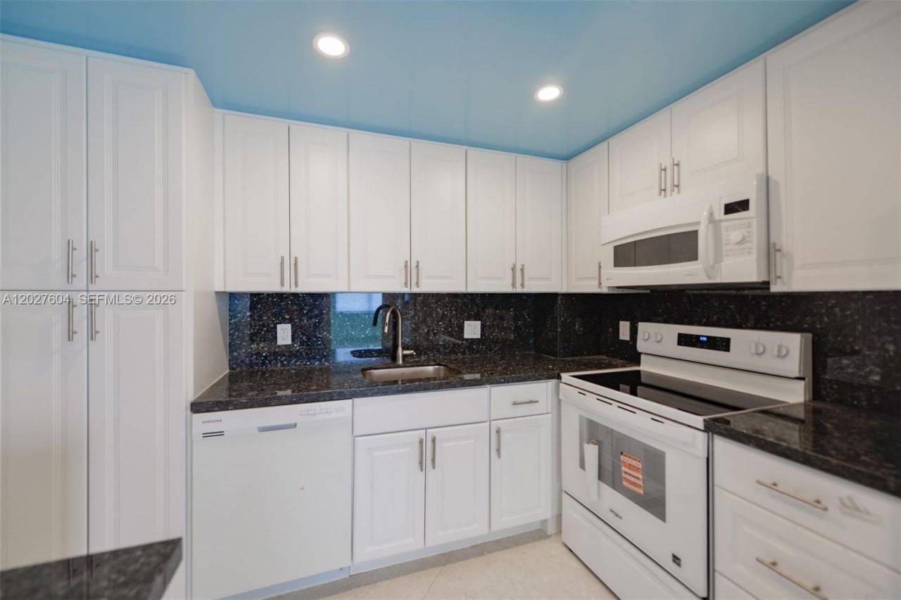 1950 S Ocean Dr, Unit 19P, Hallandale Beach, FL 33009 Photo
