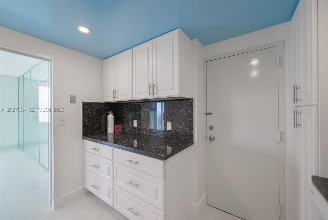 1950 S Ocean Dr, Unit 19P, Hallandale Beach, FL 33009 Photo