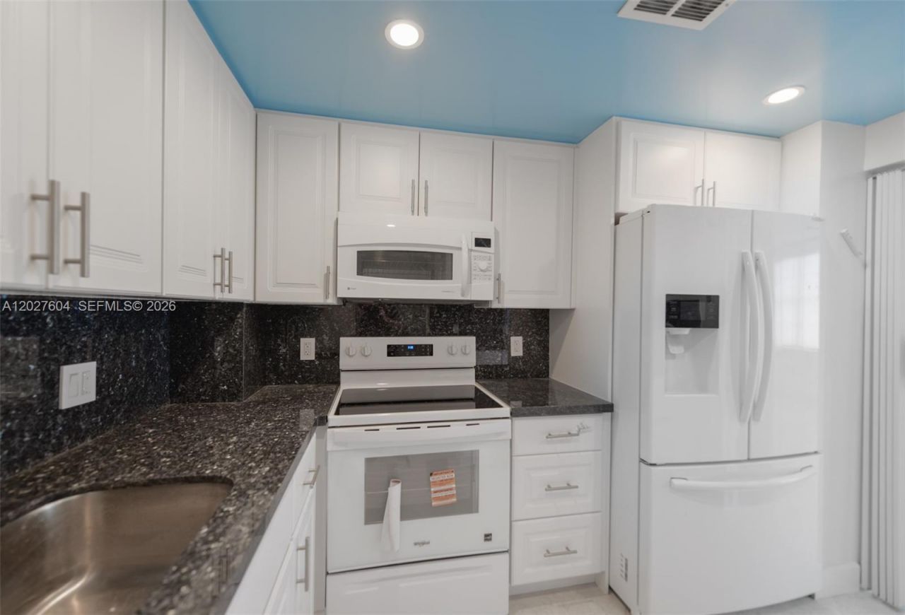 1950 S Ocean Dr, Unit 19P, Hallandale Beach, FL 33009 Photo