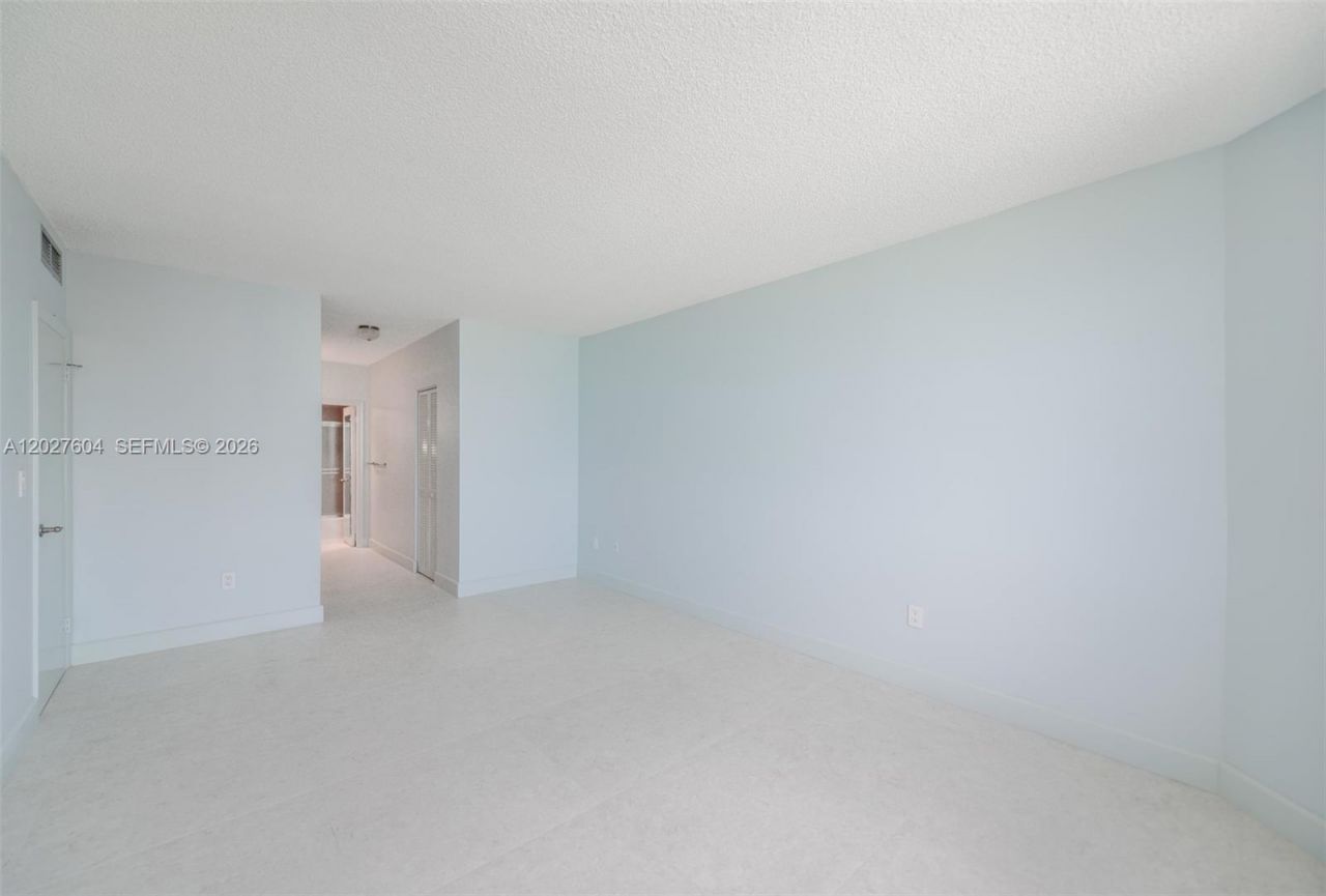 1950 S Ocean Dr, Unit 19P, Hallandale Beach, FL 33009 Photo
