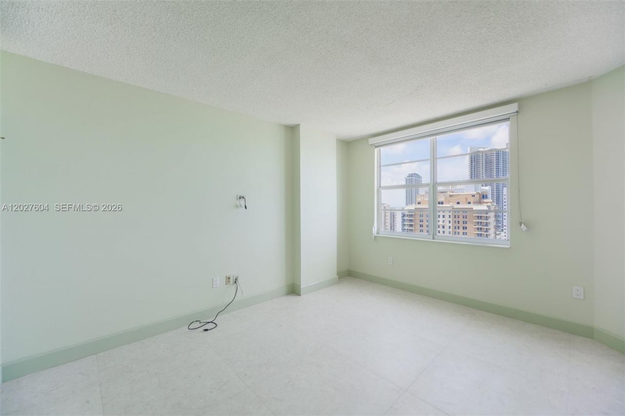 1950 S Ocean Dr, Unit 19P, Hallandale Beach, FL 33009 Photo