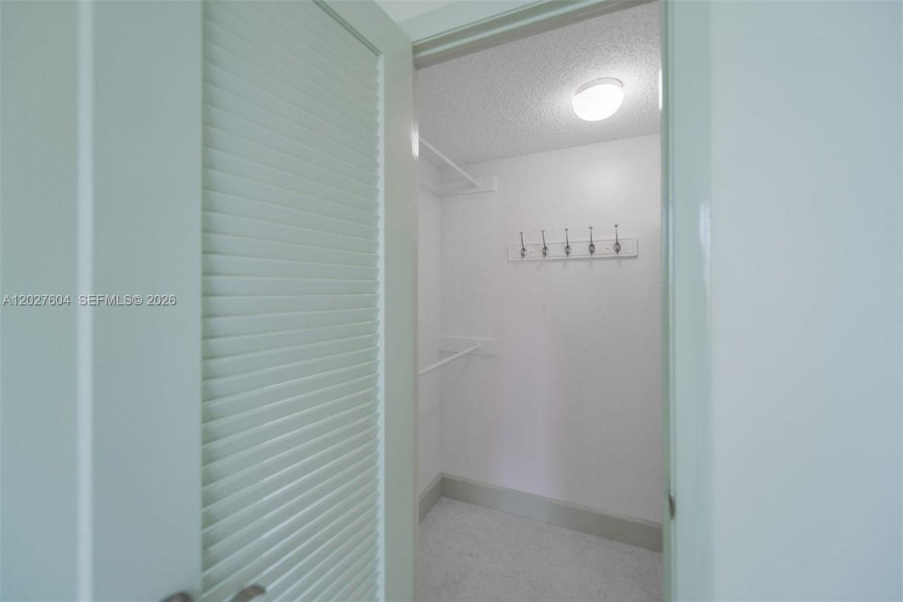 1950 S Ocean Dr, Unit 19P, Hallandale Beach, FL 33009 Photo