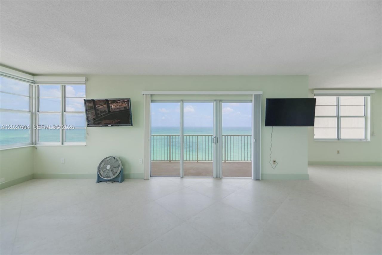 1950 S Ocean Dr, Unit 19P, Hallandale Beach, FL 33009 Photo