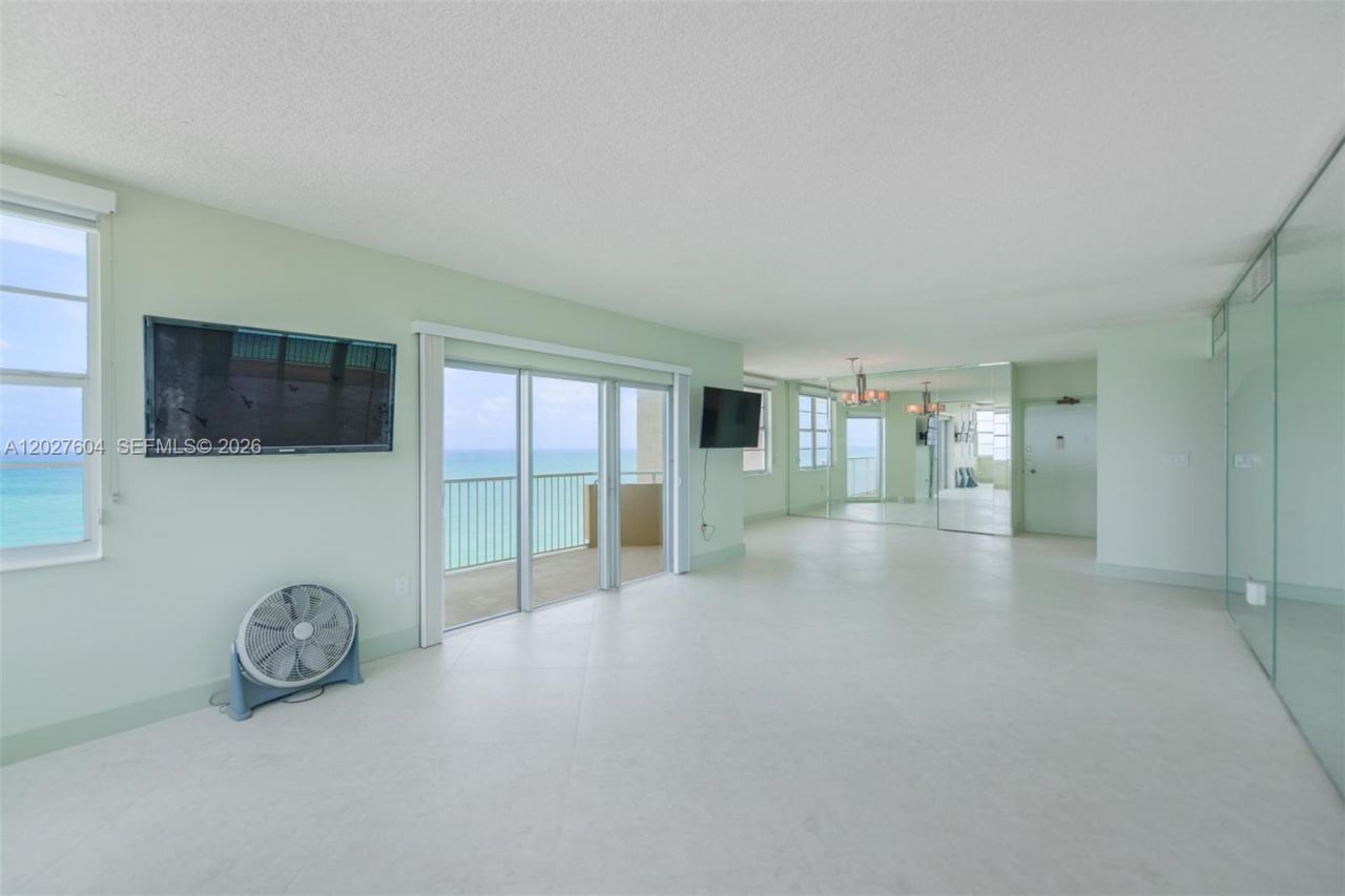 1950 S Ocean Dr, Unit 19P, Hallandale Beach, FL 33009 Photo