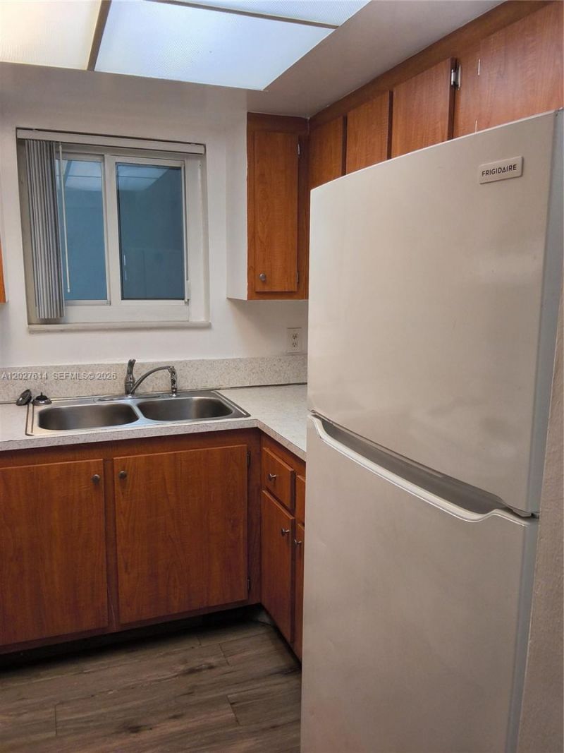 7041 Pembroke Rd , Unit 2, Pembroke Pines, FL 33023 Photo