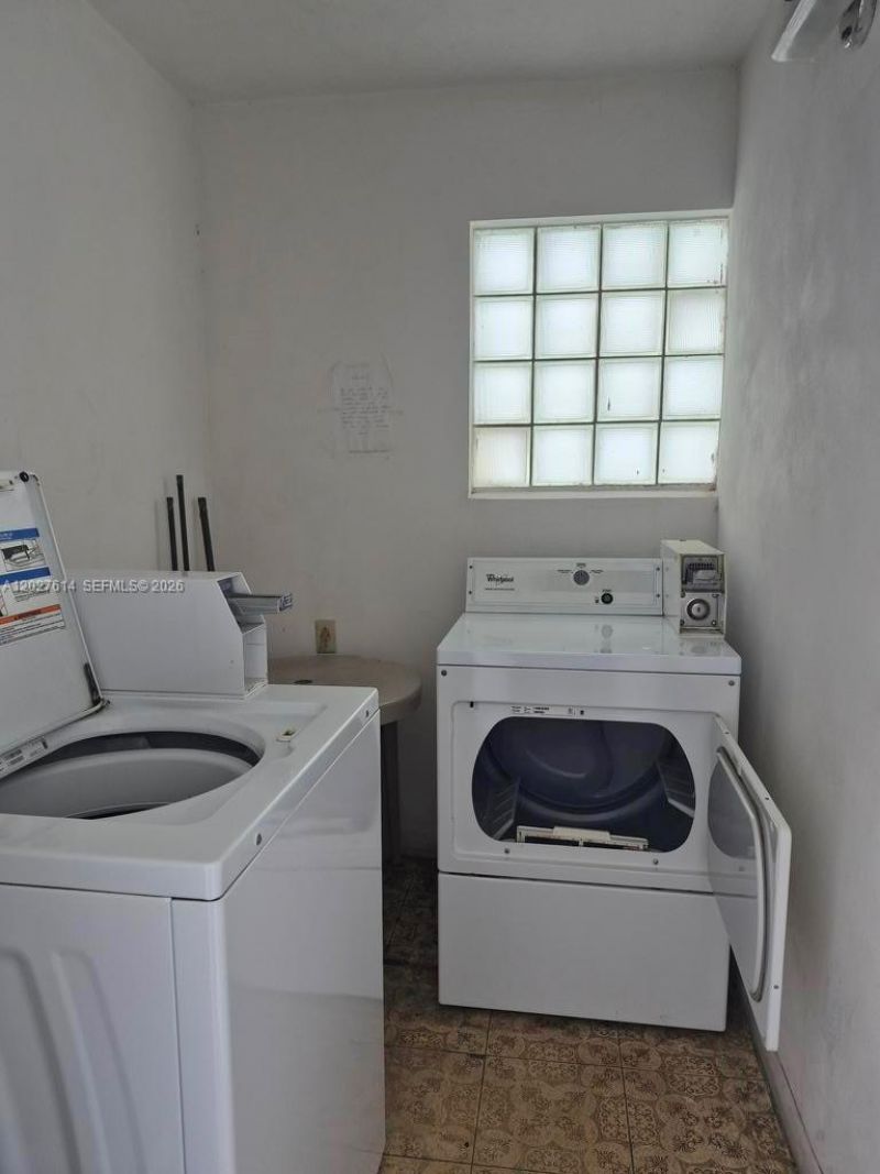 7041 Pembroke Rd , Unit 2, Pembroke Pines, FL 33023 Photo