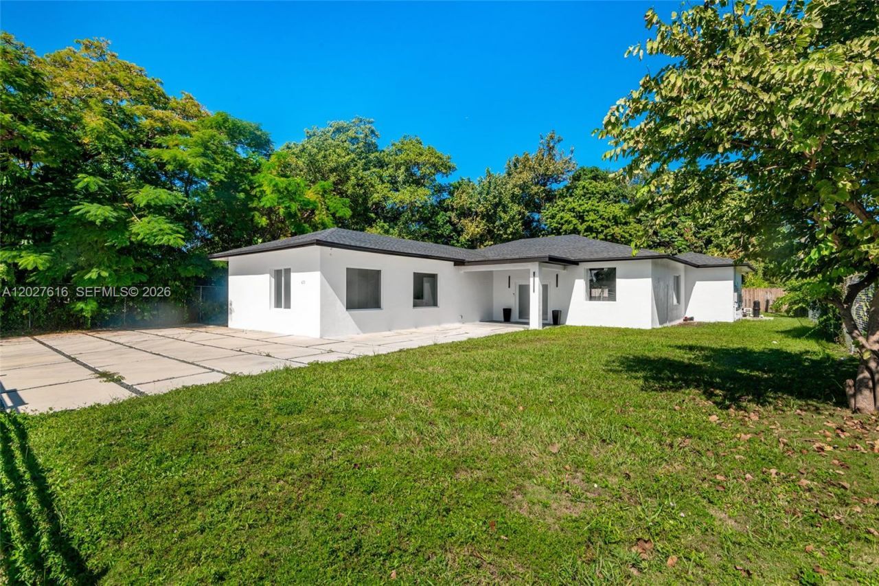 651 NE 172nd St, Miami, FL 33162 Photo