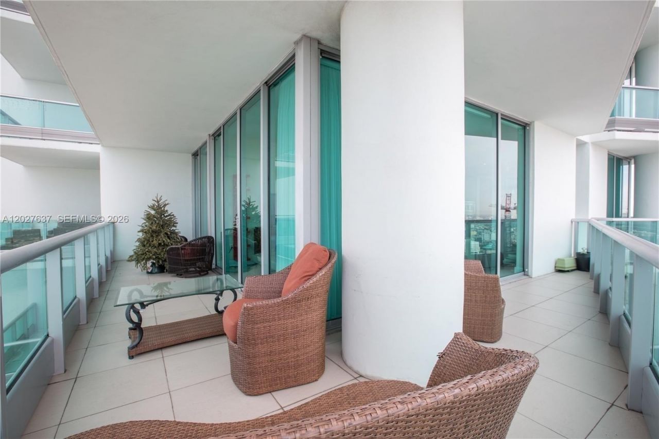 900 Biscayne Blvd , Unit 5412, Miami, FL 33132 Photo