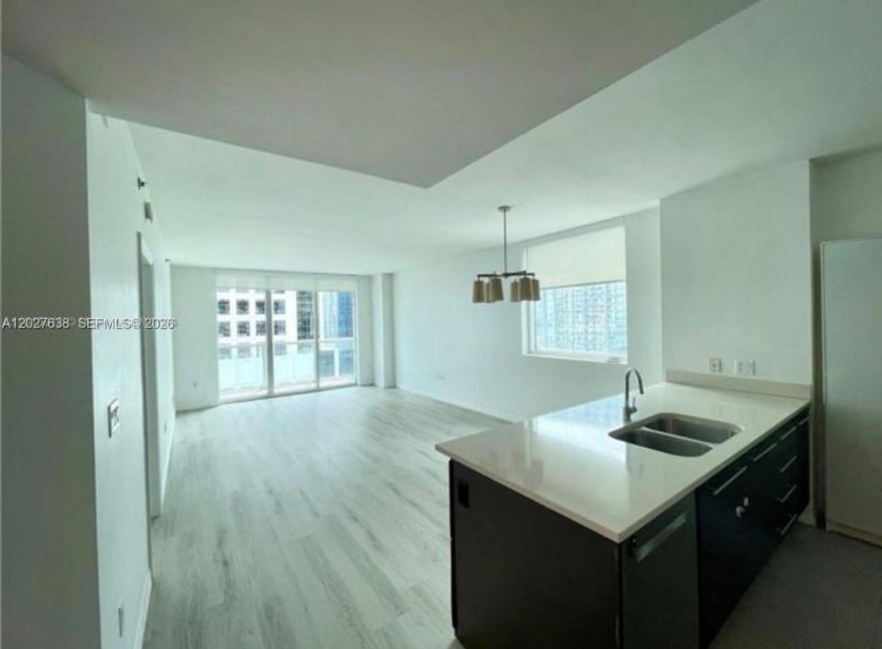 500 Brickell Ave , Unit 3910, Miami, FL 33131 Photo
