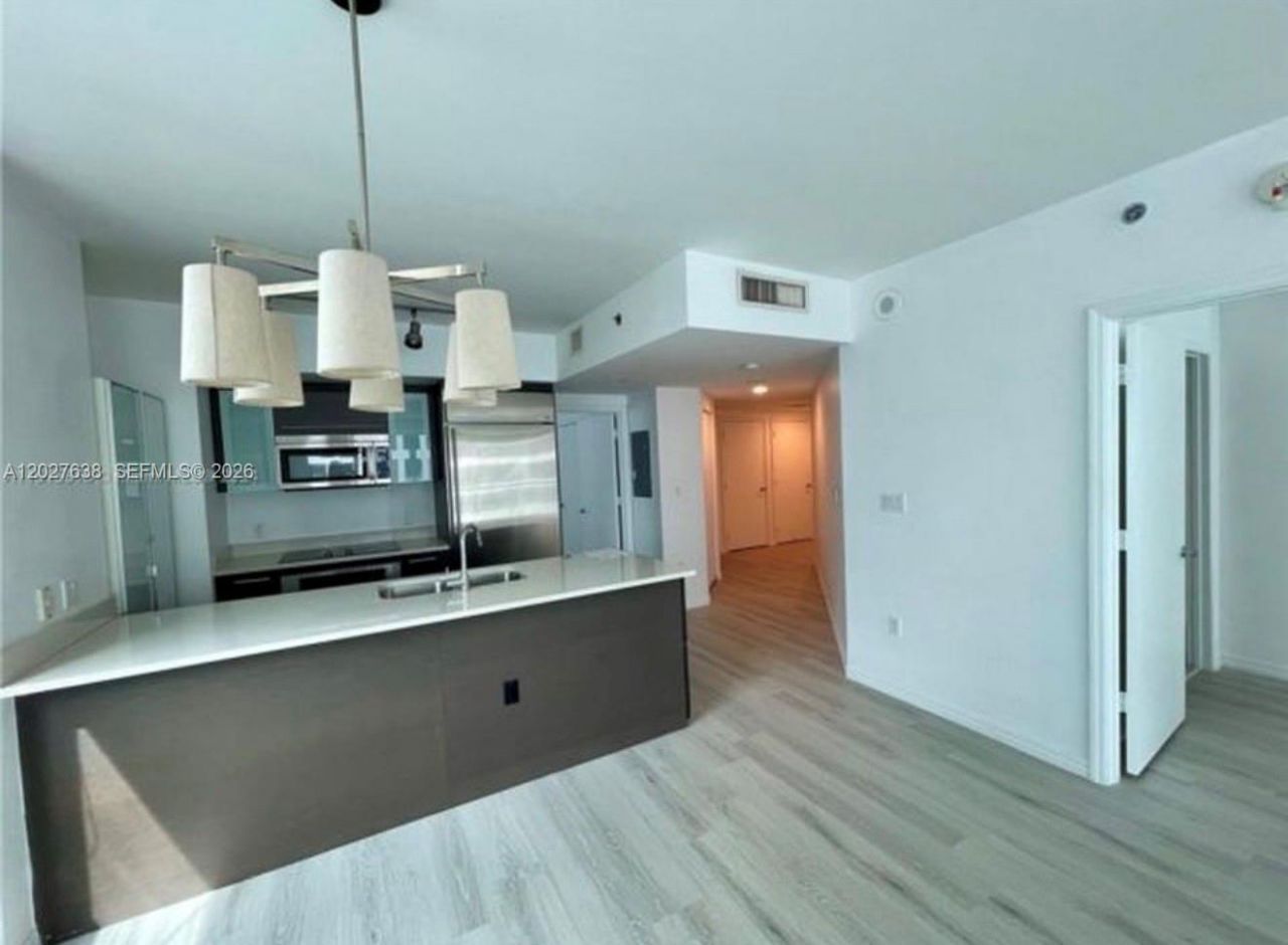 500 Brickell Ave , Unit 3910, Miami, FL 33131 Photo