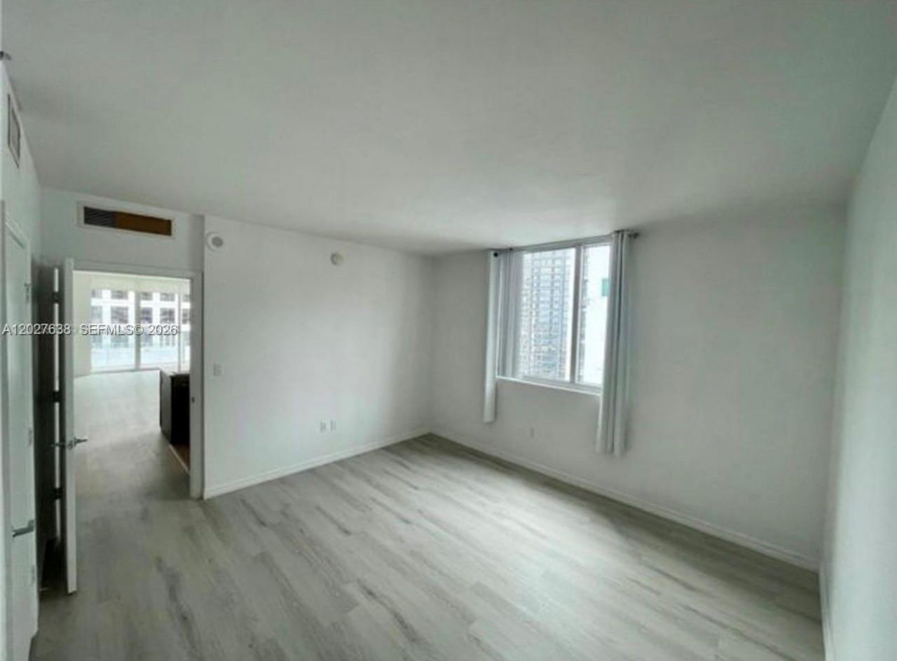 500 Brickell Ave , Unit 3910, Miami, FL 33131 Photo