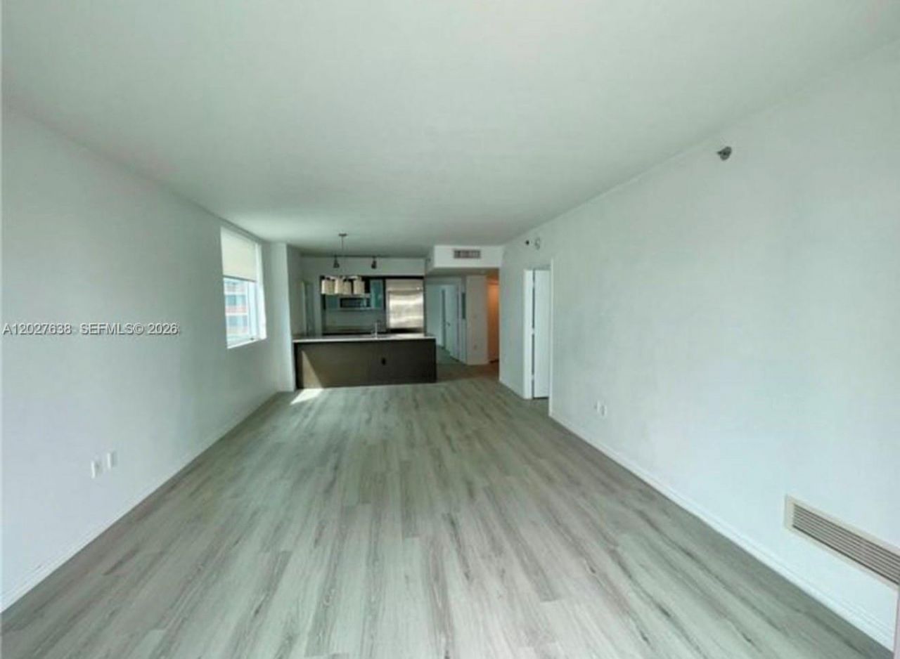 500 Brickell Ave , Unit 3910, Miami, FL 33131 Photo